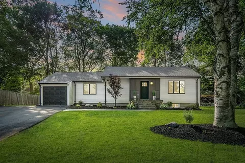 11 S Gtwy, Winchester, MA 01890