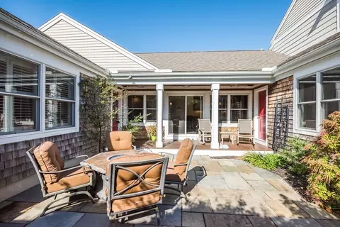 29 Whitcomb Gdn #29, Plymouth, MA 02360