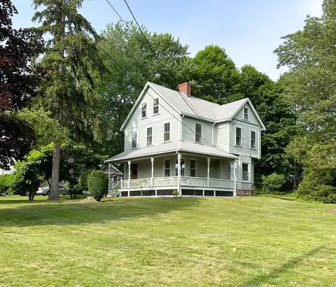 29 High St, Stoneham, MA 02180