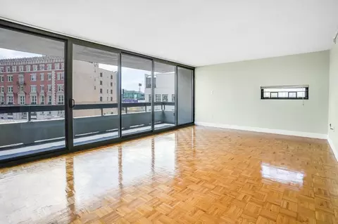 566 Commonwealth #402, Boston, MA 02215