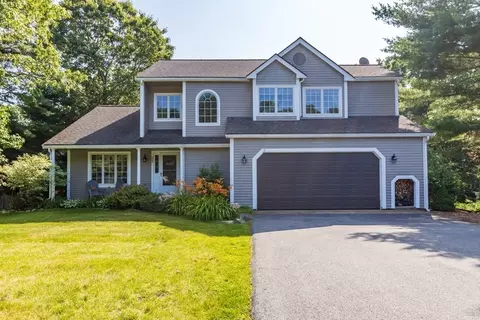 24 N Triangle Dr, Plymouth, MA 02360