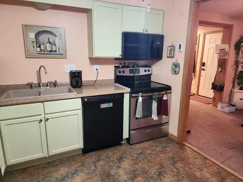 110 Lorimer St, Springfield, MA 01151 photo 11