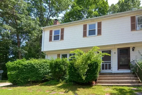 5 Legion Dr #B, Plainville, MA 02762