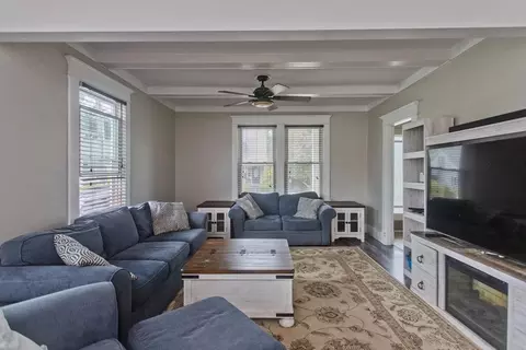 145 Carr St, Springfield, MA 01118 photo 3