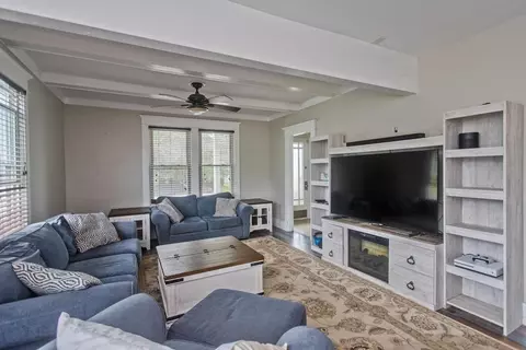 145 Carr St, Springfield, MA 01118 photo 5