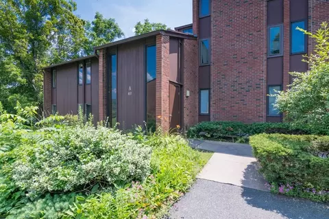 222 N East St #5, Amherst, MA 01002