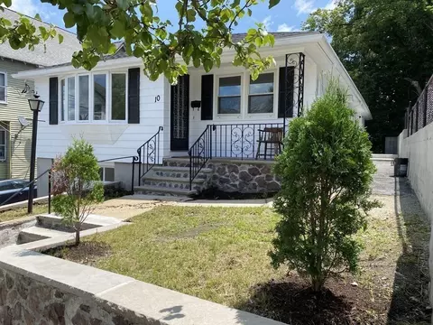 8 Bennett, Everett, MA 02149 photo 4