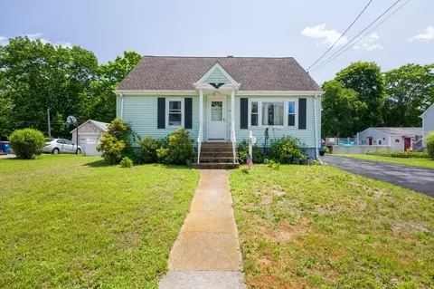 111 Howland Rd, Fairhaven, MA 02719