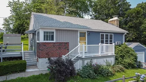 12 Saint Paul St, Fitchburg, MA 01420