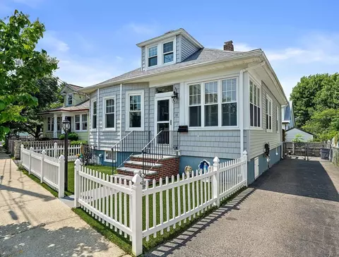 10 Herbert Rd, Quincy, MA 02171