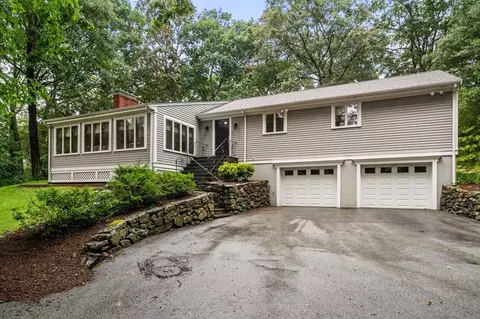3 Cornell Rd, Dover, MA 02030