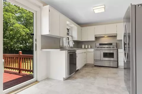 8 Michael Rd, Beverly, MA 01915 photo 10