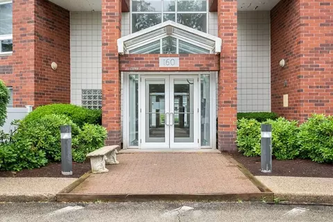 160 Burkhall St #215, Weymouth, MA 02190