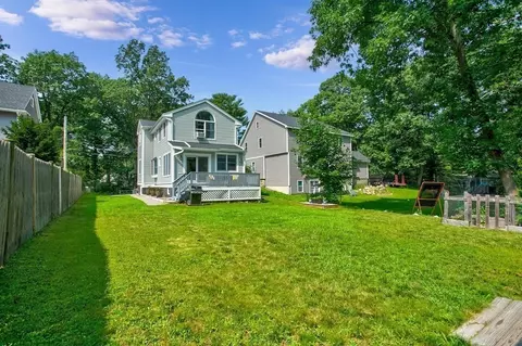 15 Dunbar Rd, Reading, MA 01867 photo 2