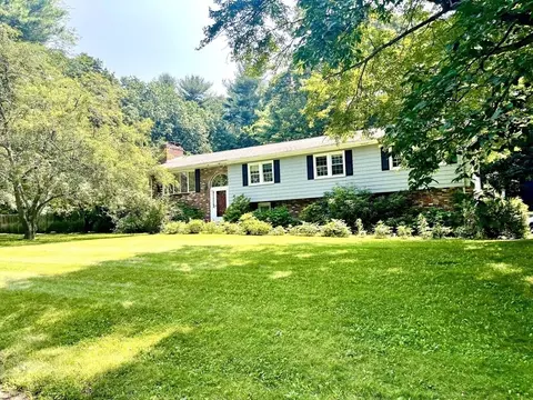 17 Rutgers Rd, Andover, MA 01810