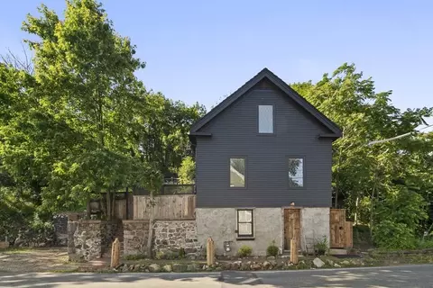90 Mason St, Salem, MA 01970