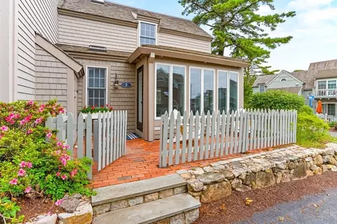 3 Folgers Way #3, Mashpee, MA 02649