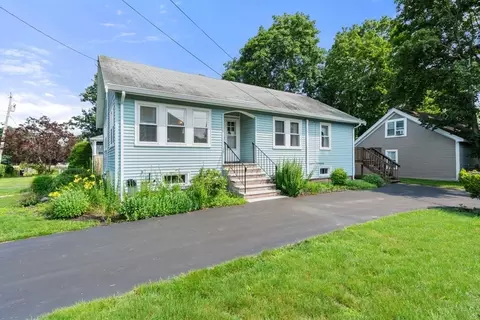 9 Palmer St, Weymouth, MA 02190