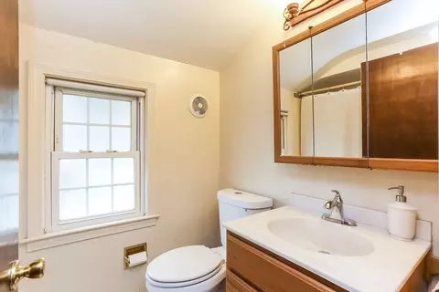 384 Abbott St, Springfield, MA 01118 photo 24