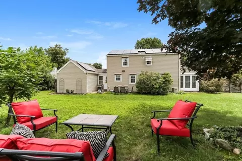 384 Abbott St, Springfield, MA 01118 photo 27