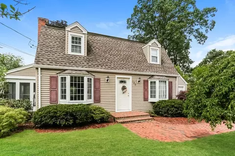 384 Abbott St, Springfield, MA 01118