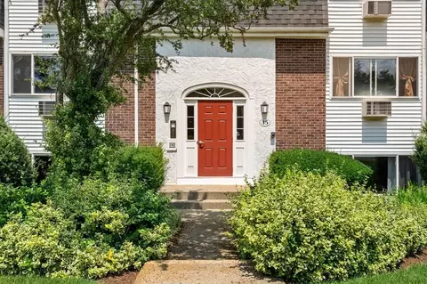 35 Will Dr #5, Canton, MA 02021