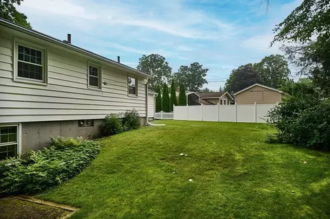 16 Truehart Dr, Easthampton, MA 01027 photo 25