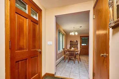 16 Truehart Dr, Easthampton, MA 01027 photo 4