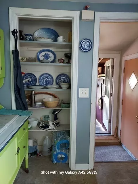 86 Linnell St, Springfield, MA 01104 photo 12