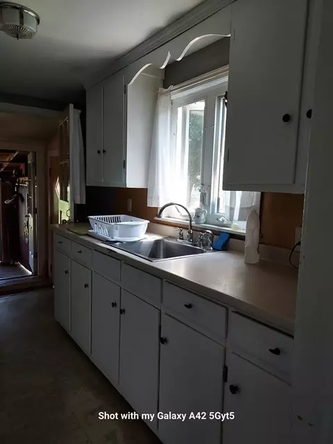 86 Linnell St, Springfield, MA 01104 photo 11
