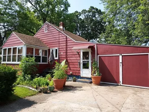 86 Linnell St, Springfield, MA 01104 photo 3
