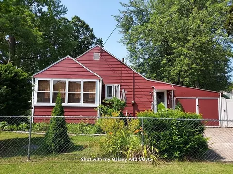 86 Linnell St, Springfield, MA 01104 photo 2
