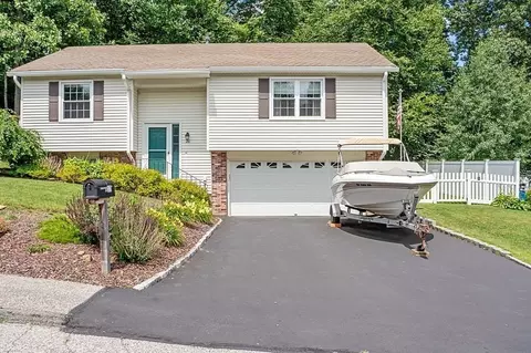 26 Heather Hl, Whitinsville, MA 01588