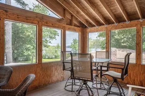 15 Lakeview Park Ln, Bridgewater, MA 02324