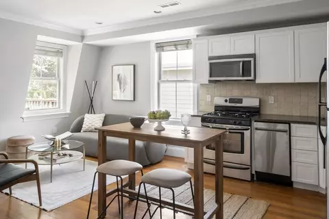 394 E 8th St #3, Boston, MA 02127