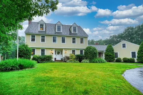 32 Holly Cir, Holden, MA 01520