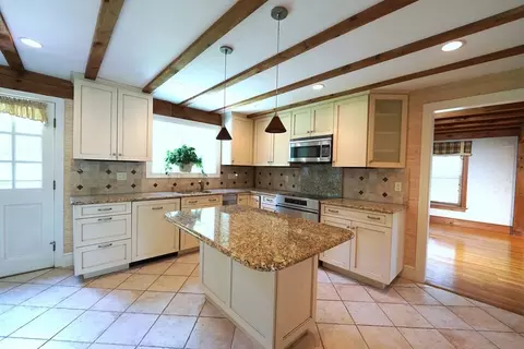 41 Robert Rd, Marblehead, MA 01945 photo 5