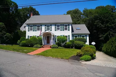 41 Robert Rd, Marblehead, MA 01945