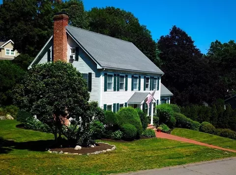 41 Robert Rd, Marblehead, MA 01945 photo 2