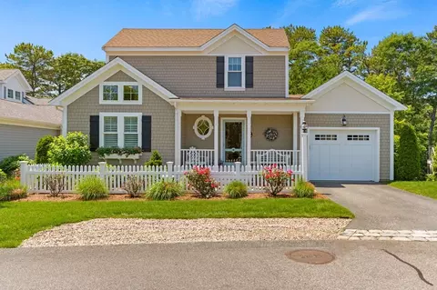 18 Saltwater Cir, Mashpee, MA 02649
