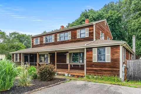 8 Garrison Rd #A, Newburyport, MA 01950