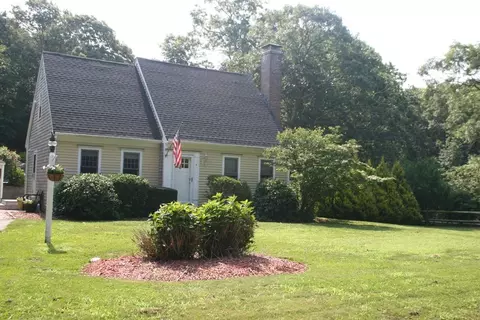 4 Westwind Cir, Sandwich, MA 02563