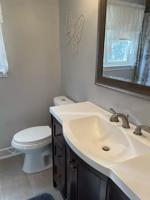 34 Crystal Brook Dr, Springfield, MA 01118 photo 16