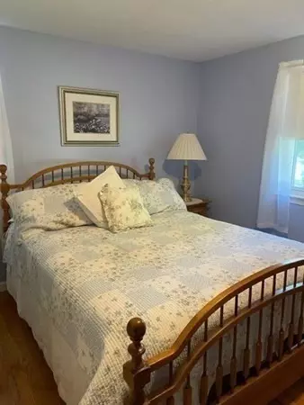 34 Crystal Brook Dr, Springfield, MA 01118 photo 15
