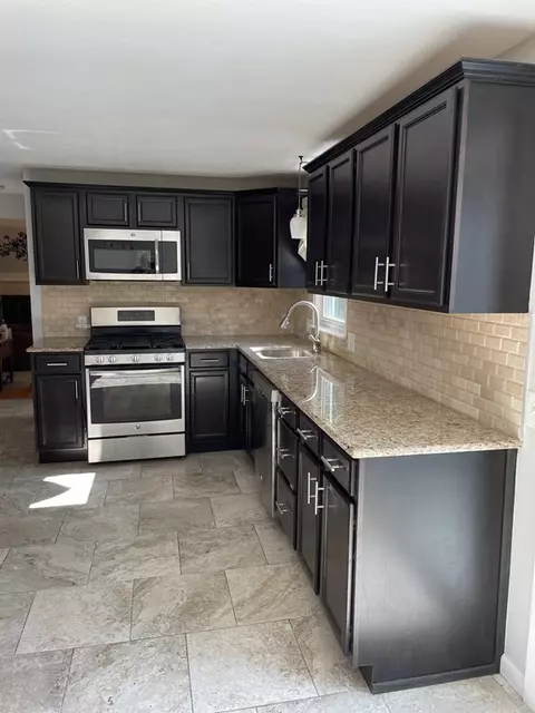 34 Crystal Brook Dr, Springfield, MA 01118 photo 8