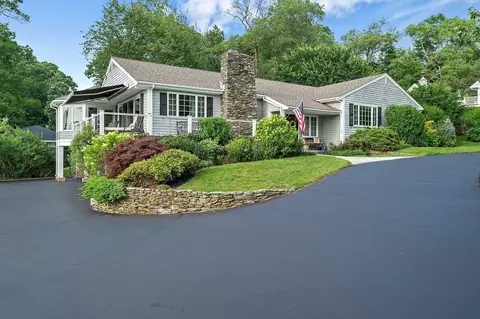 175 Riverside Cir, Marshfield, MA 02050
