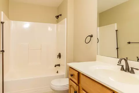 181 Brookside Dr, Gardner, MA 01440 photo 17