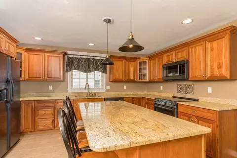 181 Brookside Dr, Gardner, MA 01440 photo 2