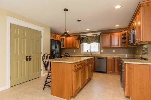 181 Brookside Dr, Gardner, MA 01440 photo 3