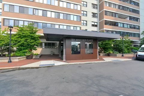 6 Whittier Pl #3F, Boston, MA 02114